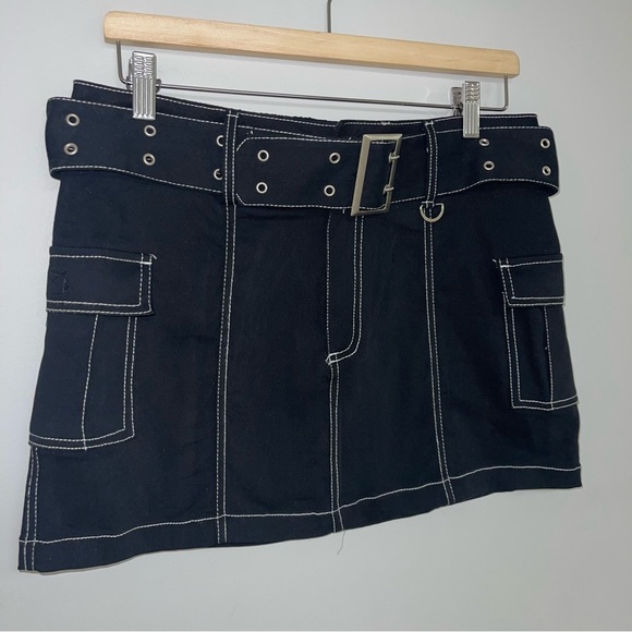 Charlotte‎ Russe Mini Skirt Women's Size Large Black Belted Twill Cargo NWT - Picture 4 of 13